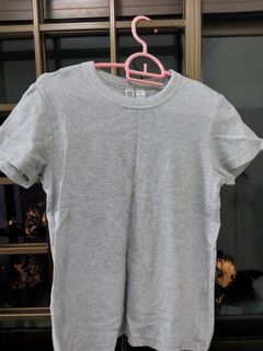 Uniqlo Grey T Shirt