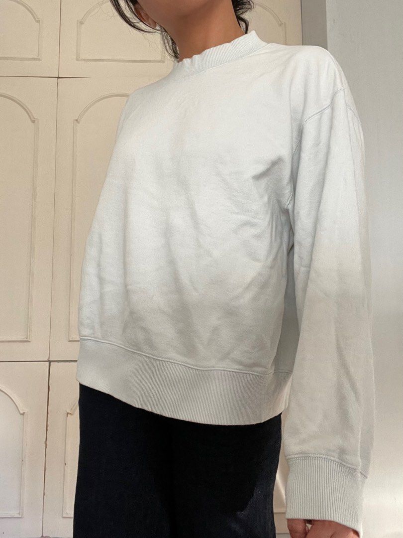 Uniqlo oversized baby blue sweater, Women's Fashion, Tops, Longsleeves ...