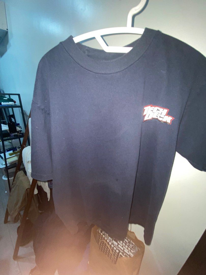 VINTAGE TECH DECK SHIRT (Category: Tshirts & Polo Shirts ) located in Makati City. Submitted by kirkdelmu68380 (Listing ID 1267795261, Image 2). Description: 21.5 x 26 (fits medium to boxy large hehe) NO ISSUES AT ALL dark blue i can give you onbody pics if ever po (i wear large to xl).