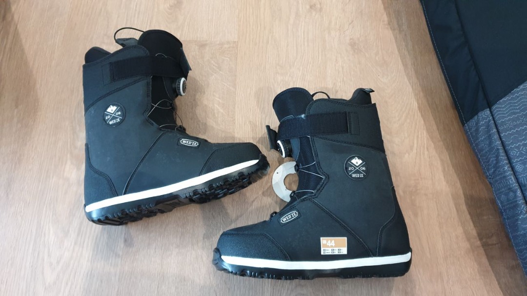 Wedze snowboard boots store
