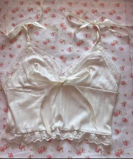 coquette top ⋆ ˚｡⋆୨୧˚ such a cute spring piece. I honestly