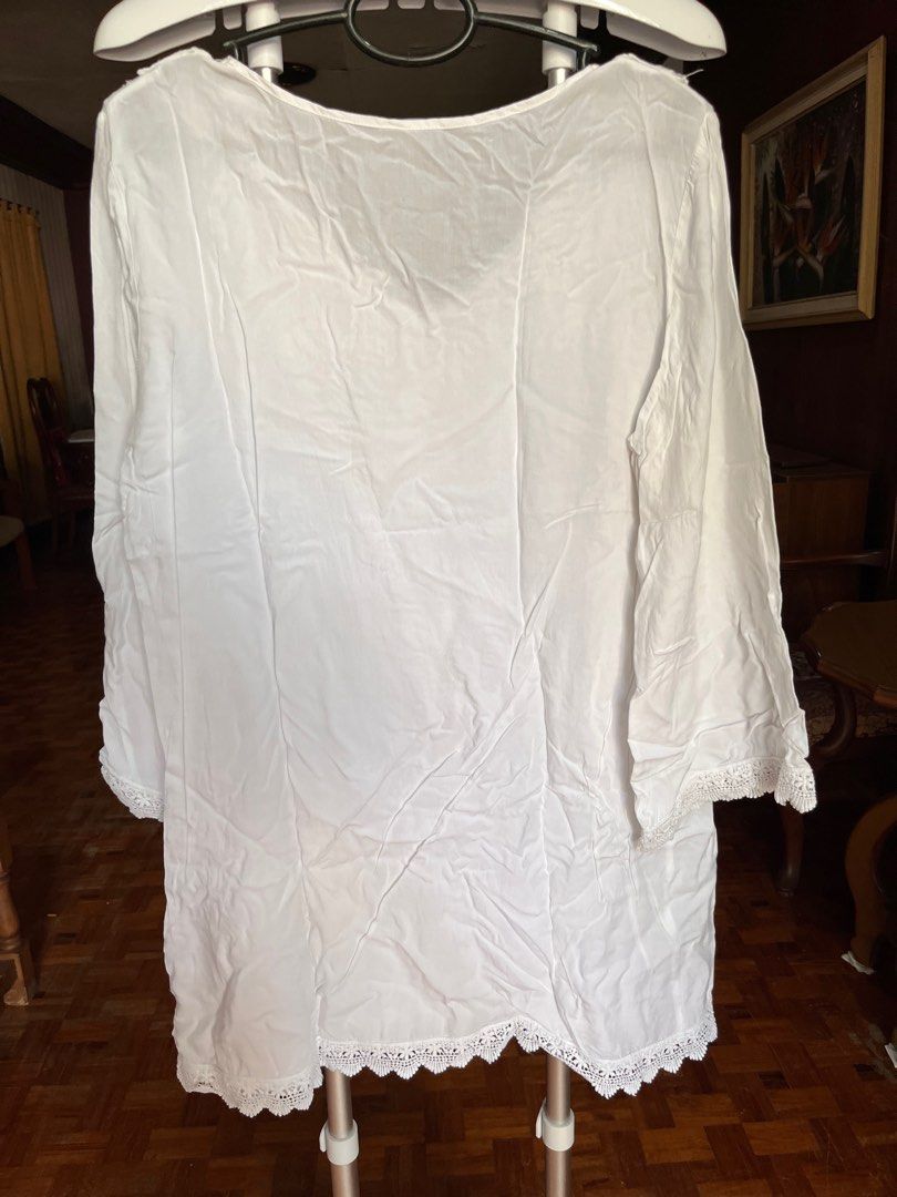 White Top/Dress (Category: Dresses) located in Muntinlupa City. Submitted by aggyalbotra (Listing ID 1267842336, Image 2). Description: Coco cabaña white top/dress XL.