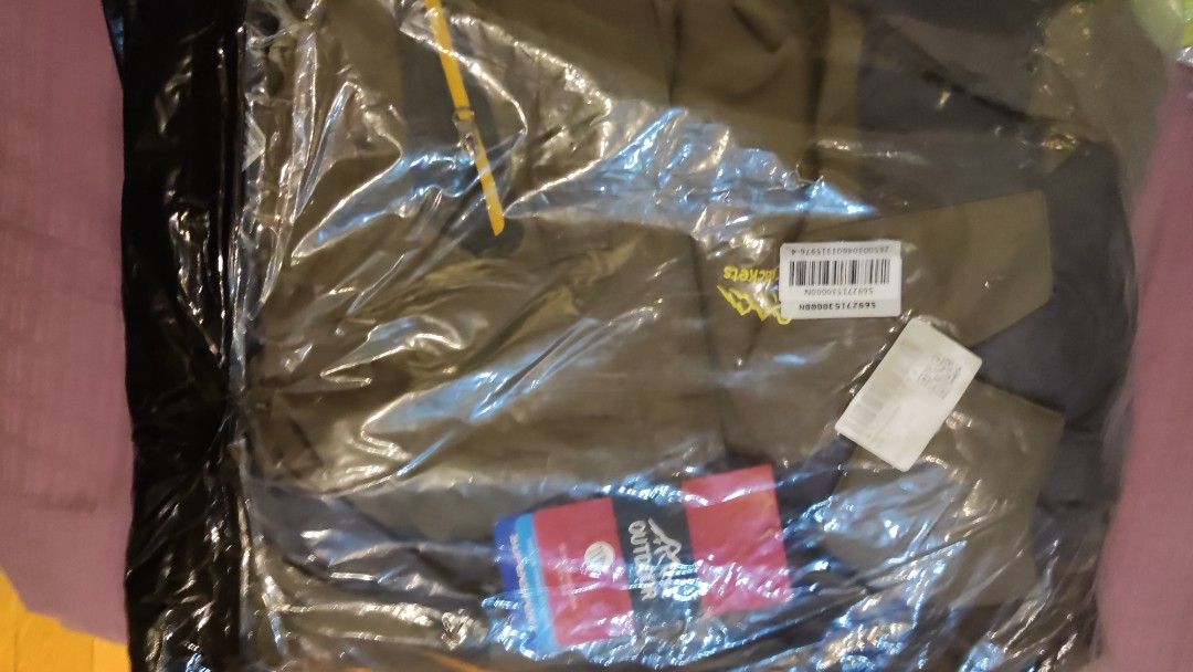 Winter Jacket (Category: Apparel) located in Singapore. Submitted by sophlee (Listing ID 1267763394, Image 1). Description: Plus-sized Winter Jackets 2 in BNIPackaging 2 lightly used and dry cleaned (Uniqlo) Price listed is for each item What you see is what you get Self-collect from Bedok Road please Low ballers, please do not enquire. thank you!.