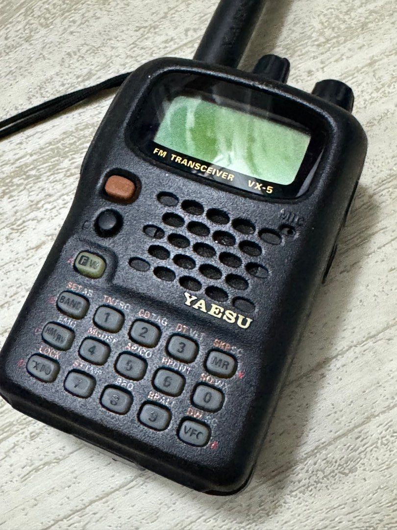 Yaesu VX-5, 手提電話, 對講機- Carousell
