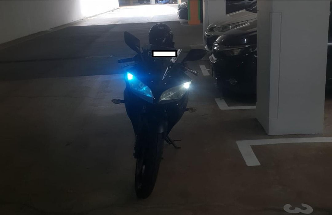 R15 v2 deals modified light