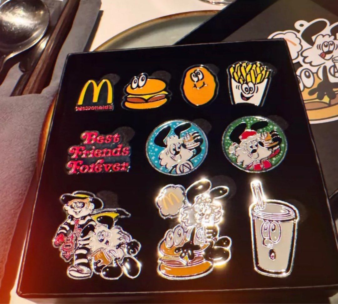 ピンス10個Verdy McDonalds Best Friend Forever Pins - その他