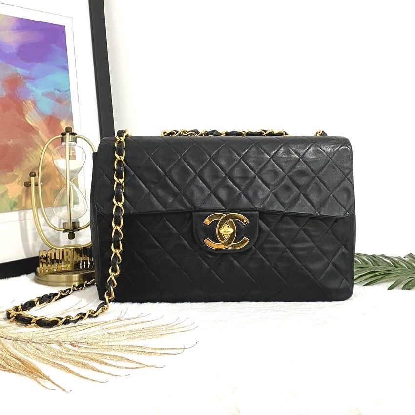💯% Authentic Chanel Vintage Black Lambskin Quilted Maxi Jumbo in