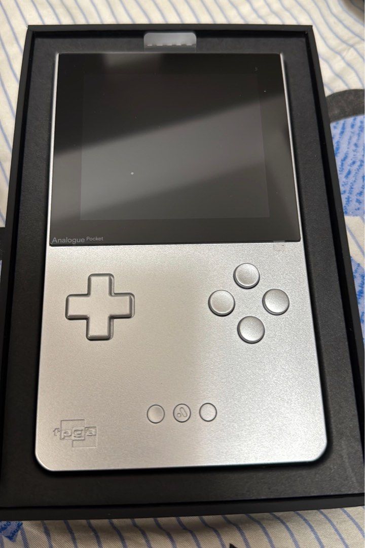 Analogue Pocket Limited Edition SILVER, Video Gaming, Video Game ...