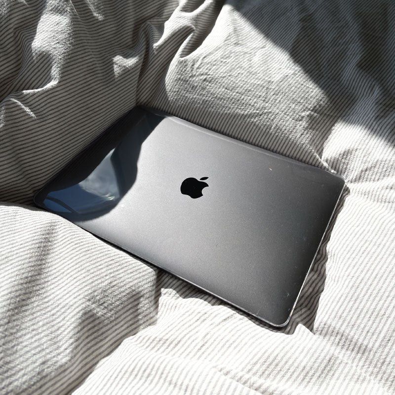 Clear apple shop laptop case