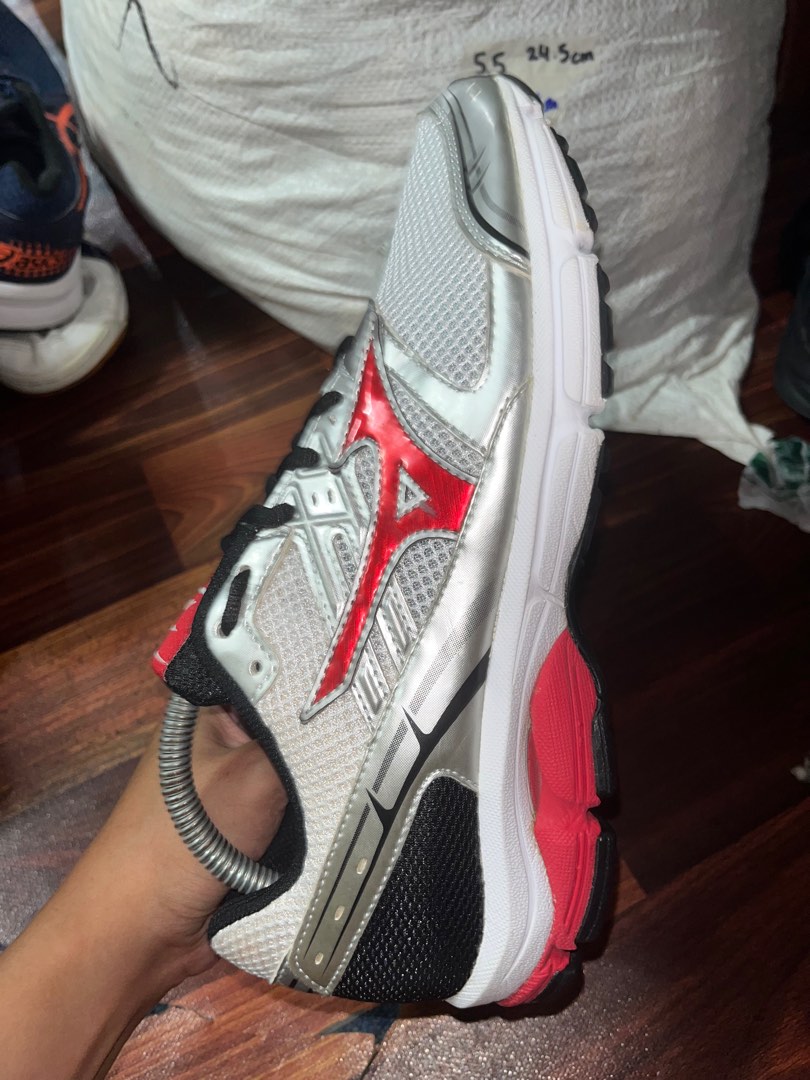 Asics mizuno outlet