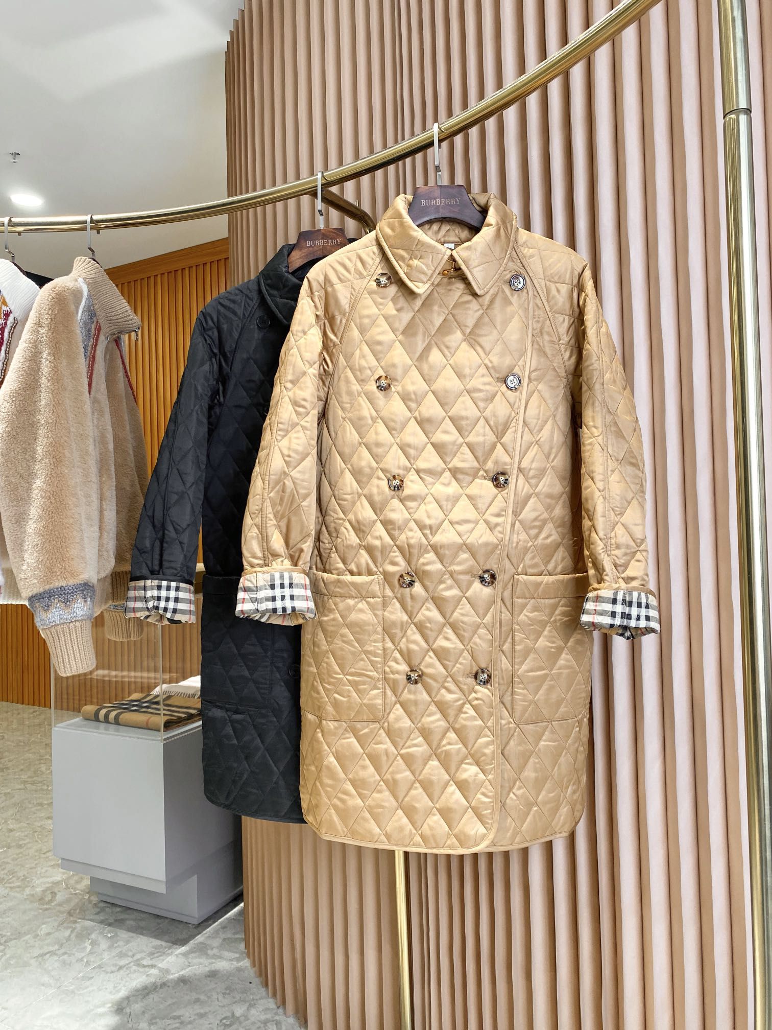 Burberry shop barn coat