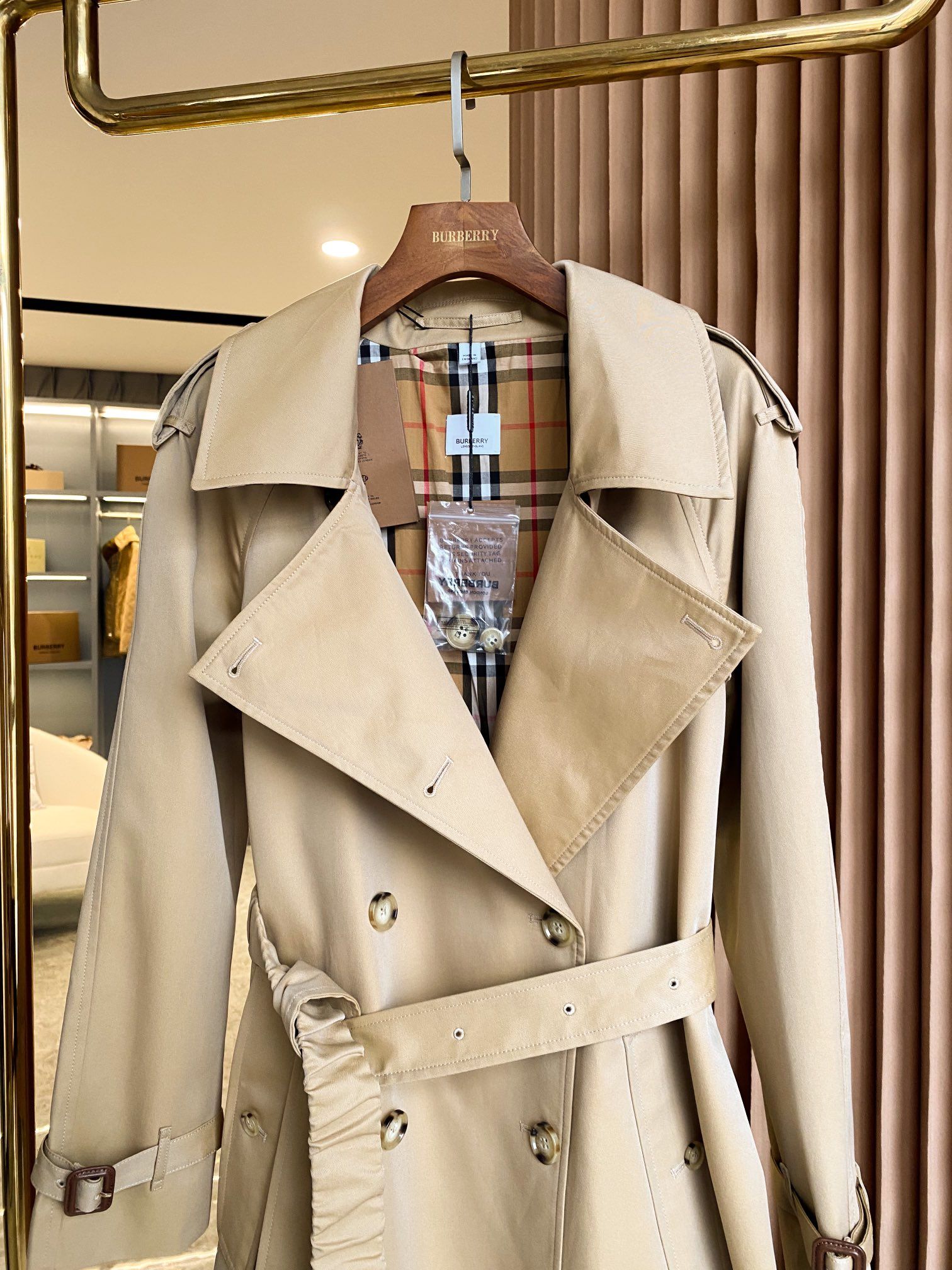 Burberry trench replica hotsell