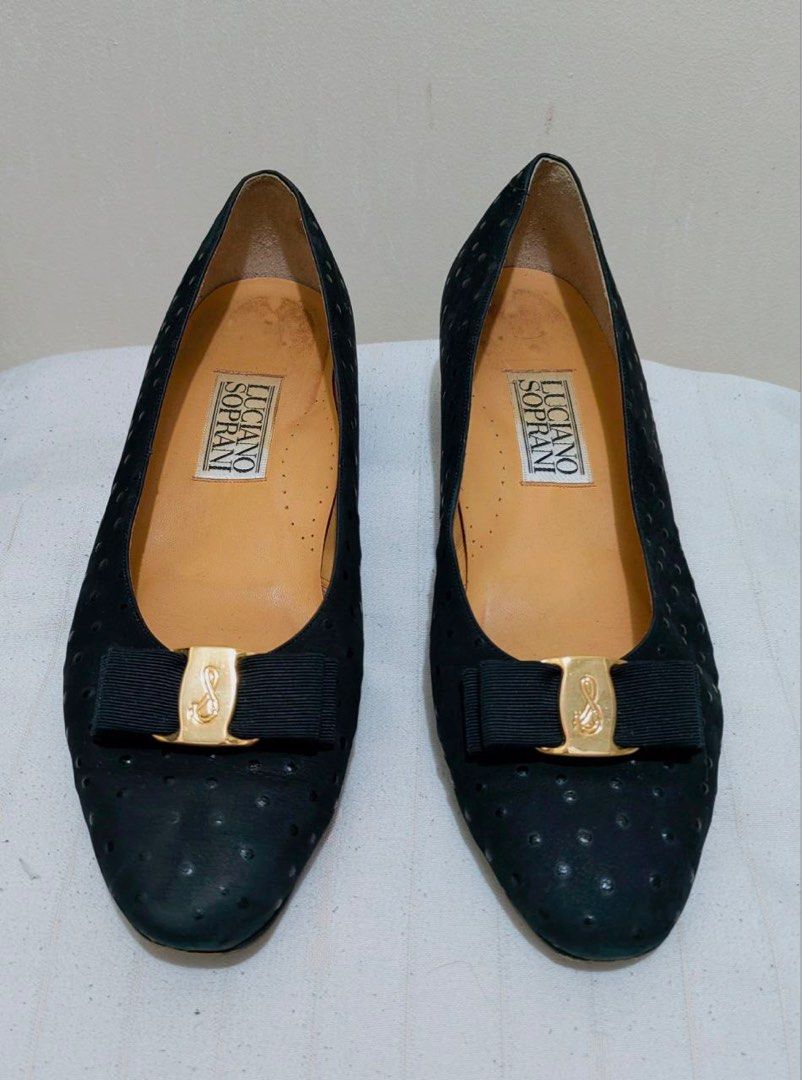 AUTHENTIC LUCIANO SOPRANI (Category: Heels) located in Makati City. Submitted by junejanuary (Listing ID 1268091043, Image 1). Description: ~Negotiable .