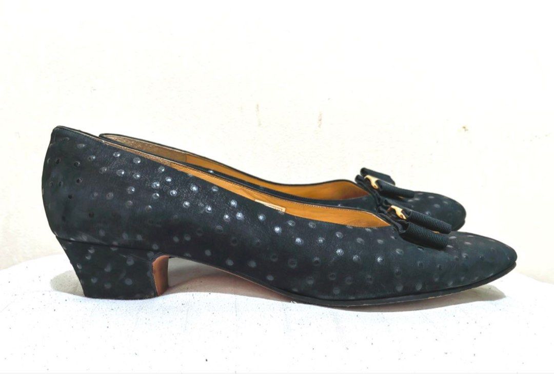 AUTHENTIC LUCIANO SOPRANI (Category: Heels) located in Makati City. Submitted by junejanuary (Listing ID 1268091043, Image 2). Description: ~Negotiable .