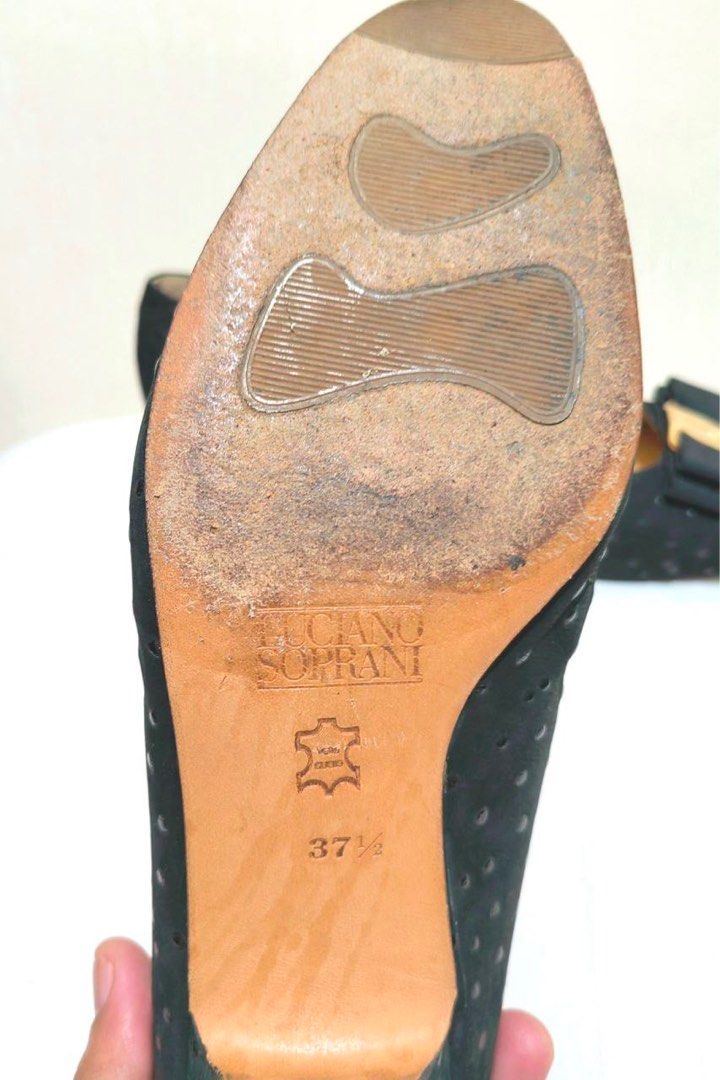 AUTHENTIC LUCIANO SOPRANI (Category: Heels) located in Makati City. Submitted by junejanuary (Listing ID 1268091043, Image 3). Description: ~Negotiable .