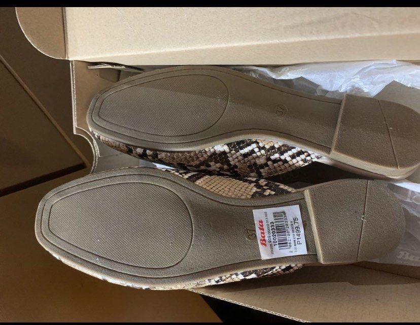 Bata Mules (Category: Flats & Sandals) located in Batangas. Submitted by devolerpyu19 (Listing ID 1267957109, Image 3). Description: hindi po kasya skin. .