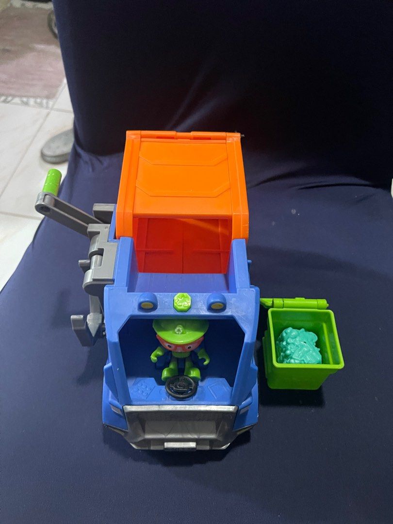 Blippi Garbage Truck, Hobbies & Toys, Toys & Games on Carousell