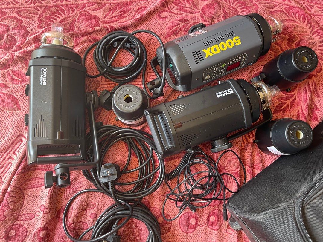 Bowens Studio Lights (Category: Lighting & Studio Equipment) located in Manila. Submitted by otsenre1973 (Listing ID 1267964383, Image 2). Description: I’m selling my Bowen’s studio light, it’s almost brand new 4times I used this studio light…if you are interested just message me…no issues it work properly….
