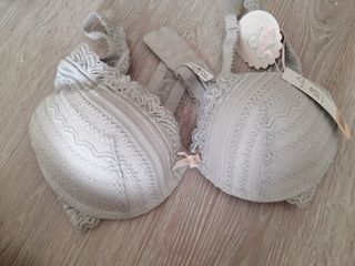 BNWT Sorella Essence Premium Soft Padded Pushup Bra B75, Women's Fashion,  New Undergarments & Loungewear on Carousell