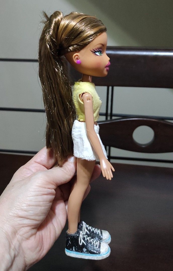 Bratz Fianna Play Sportz Doll, Hobbies & Toys, Toys & Games on Carousell