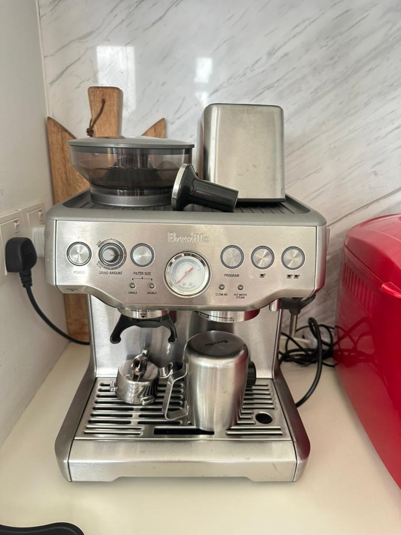 BREVILLE BES870 Barista Express Espresso Machine, TV & Home Appliances