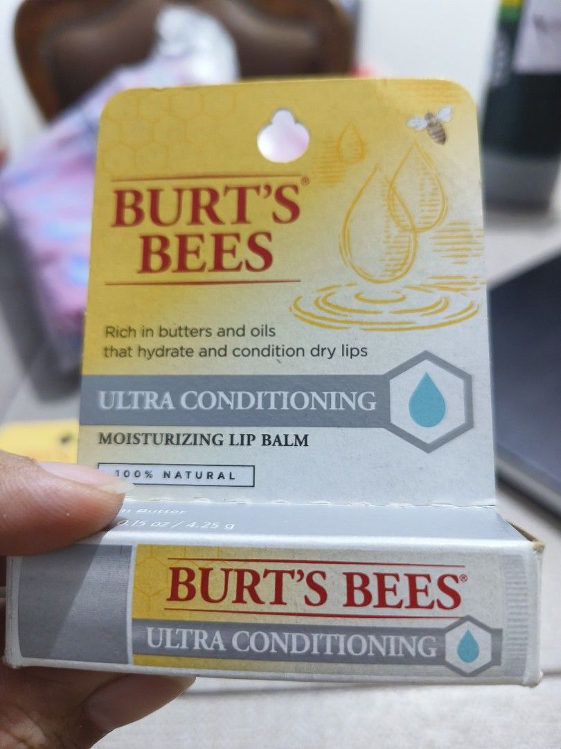 Burt's Bees Moisturizing Lip Balm (Category: Makeup) located in Marikina City. Submitted by irinanica (Listing ID 1268003932, Image 2). Description: Original 🇺🇲🇺🇲🇺🇲 Shipping fee c/o buyer via grab or lalamove Kindly send me a PM for inquiries and more details..