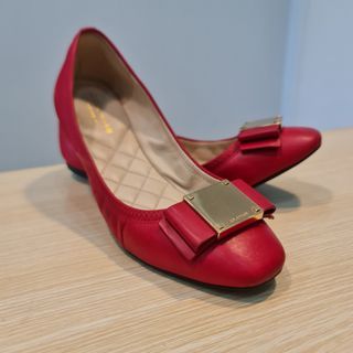 FSO: Cole Haan Women's Tali Modern Bow Leather Ballet (B WIDTH)  Size: US 6, Family: Barbados Cherry