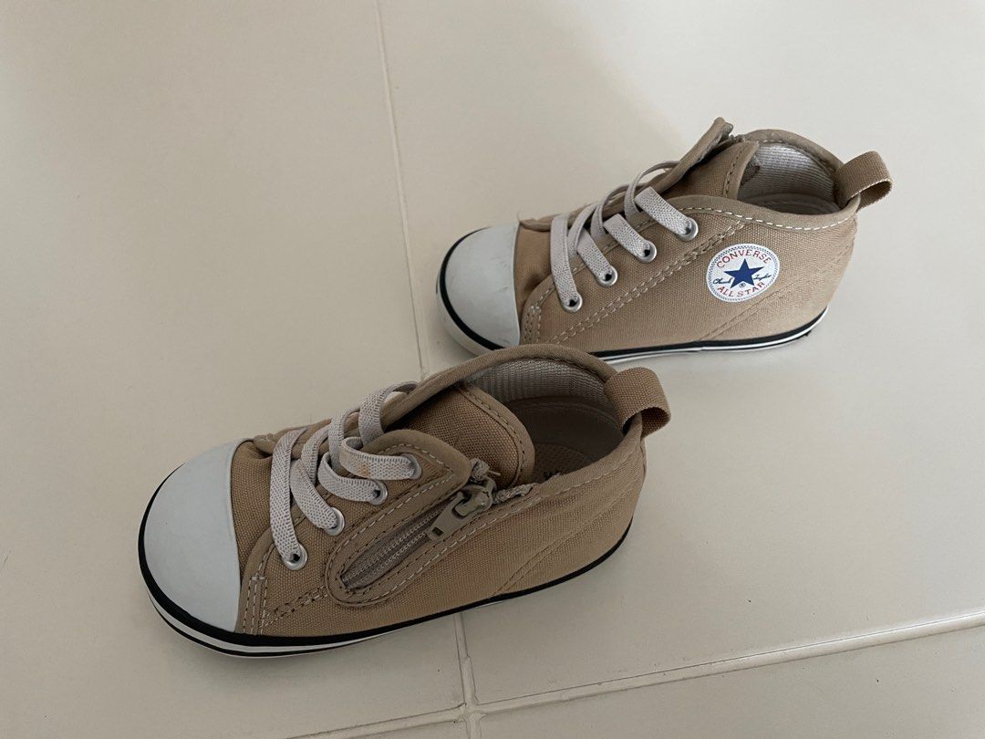 Converse baby top walking shoes