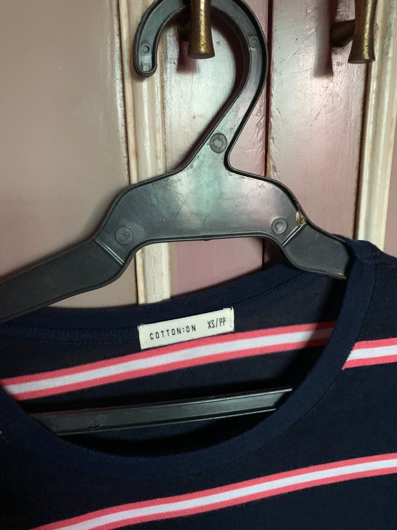 Cotton on long sleeves (Category: Longsleeves) located in San Pedro. Submitted by ay_declutter (Listing ID 1268031753, Image 2). Description: .