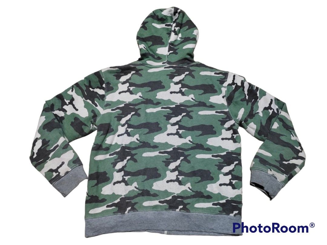 Camo store hoodie streetwear