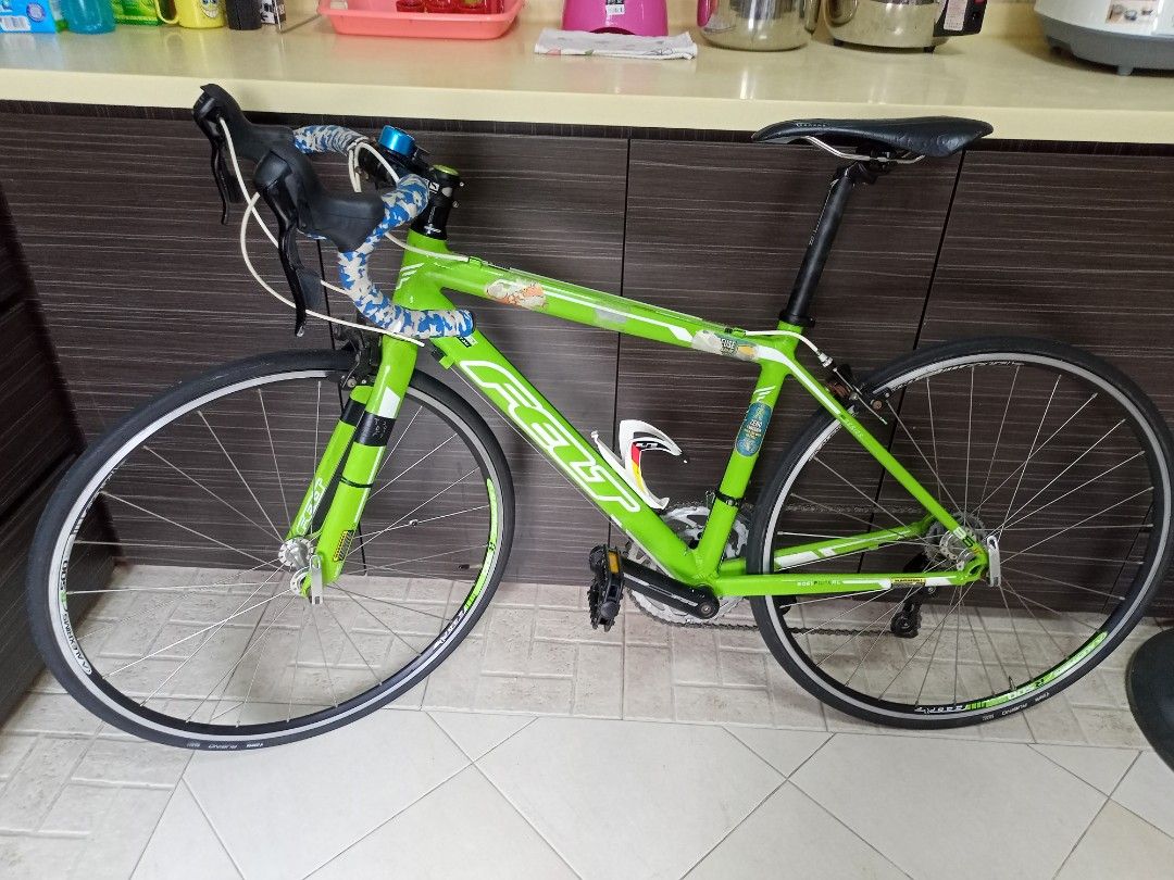 Felt 650c shop road bike
