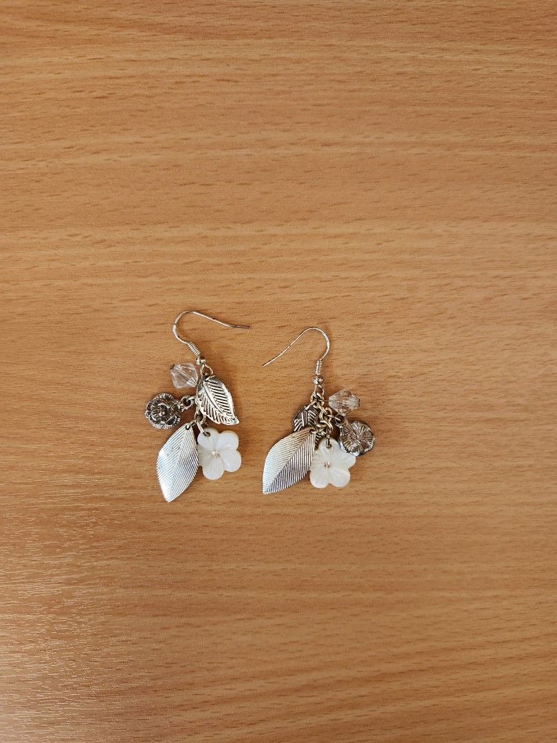Forever 21 store drop earrings