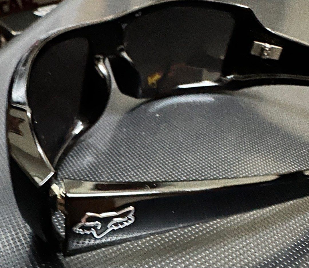 Fox the median sunglasses