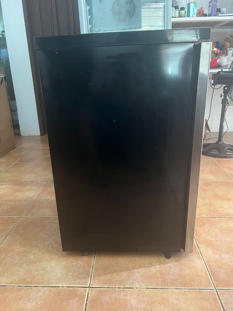 GE Branded Wine Chiller, TV & Home Appliances, Kitchen Appliances, Wine