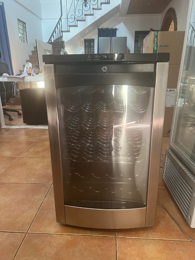 GE Branded Wine Chiller, TV & Home Appliances, Kitchen Appliances, Wine