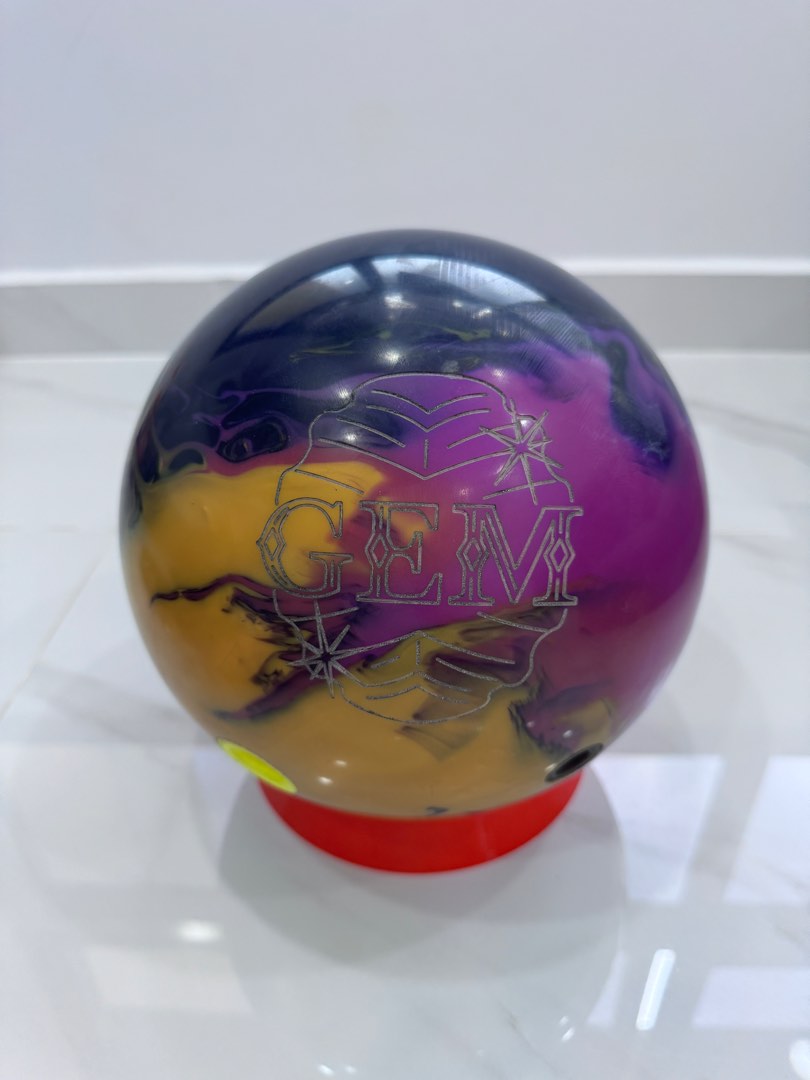 GEM Hybrid Bowling Ball 12Lbs, Sports Equipment, Sports & Games, Billiards & Bowling on Carousell