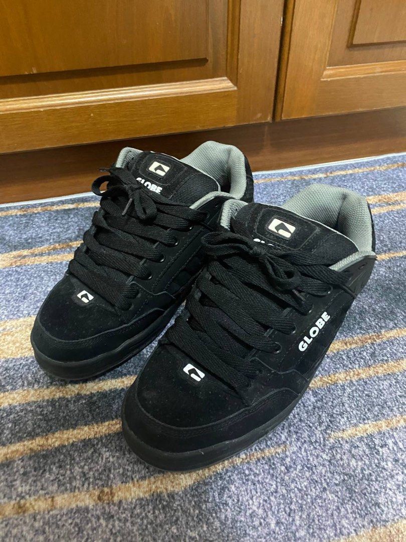 Globe shop skate shoes