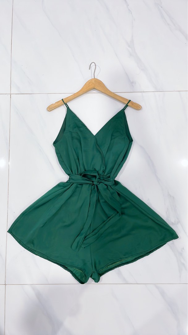 Green Jumpsuit Fesyen Wanita Pakaian Wanita Jumpsuits Di Carousell