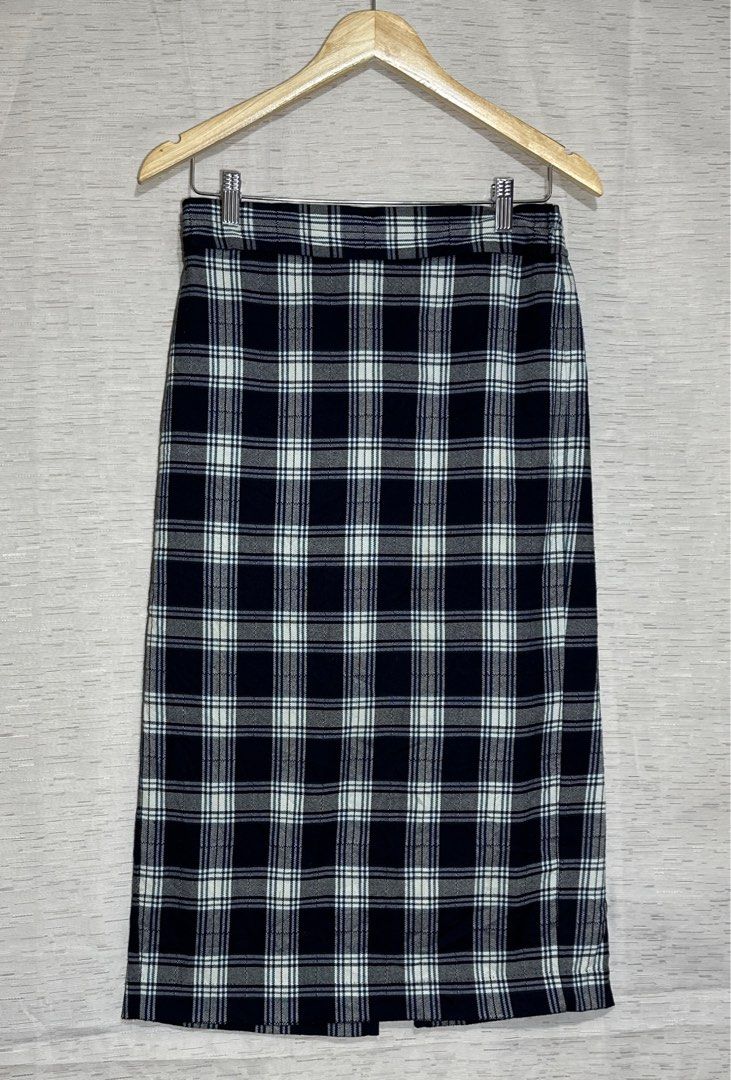 Plaid pencil skirt top uniqlo