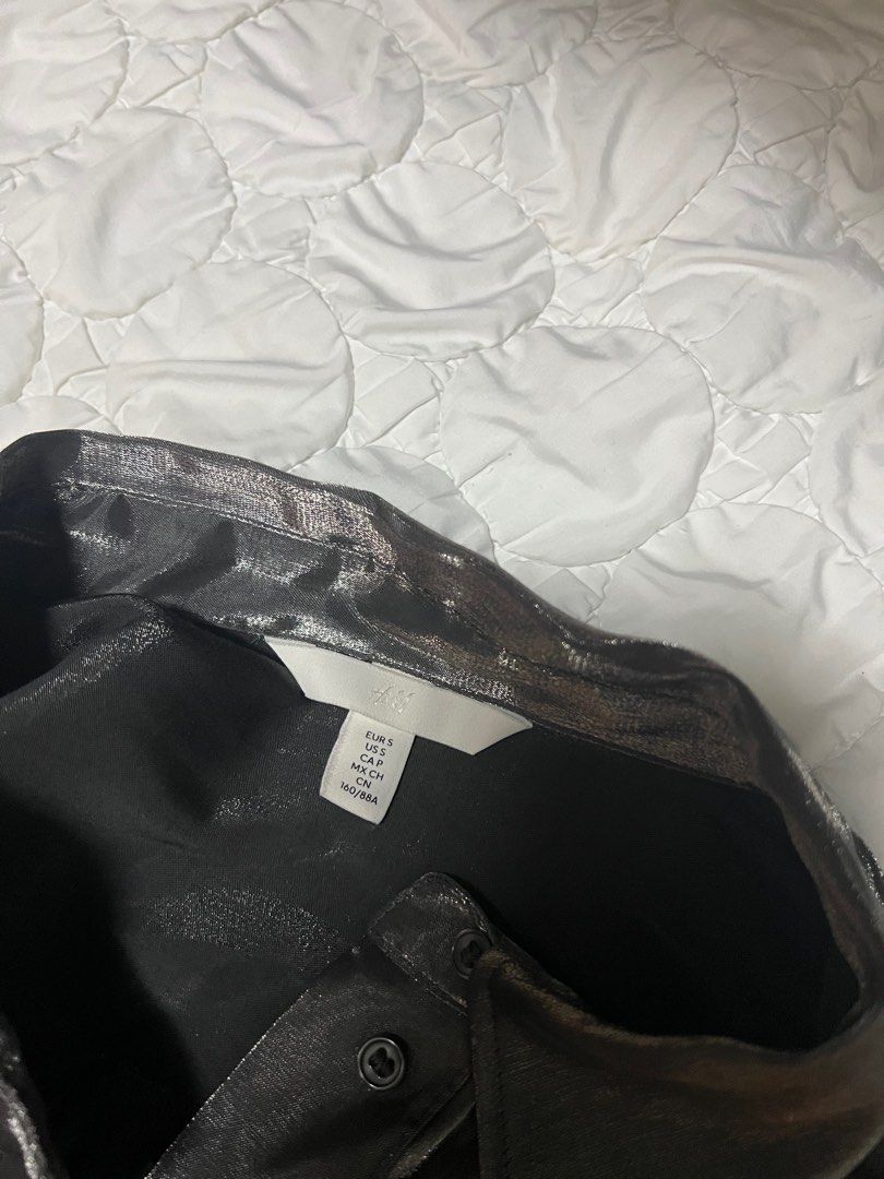 H&M silver glitter dress (Category: Dresses) located in Taguig. Submitted by byemystuff_ (Listing ID 1268064210, Image 3). Description: Never used Impulse buy Perfect for christmas occasions Looks very elegant Fits medium to large Good quality .