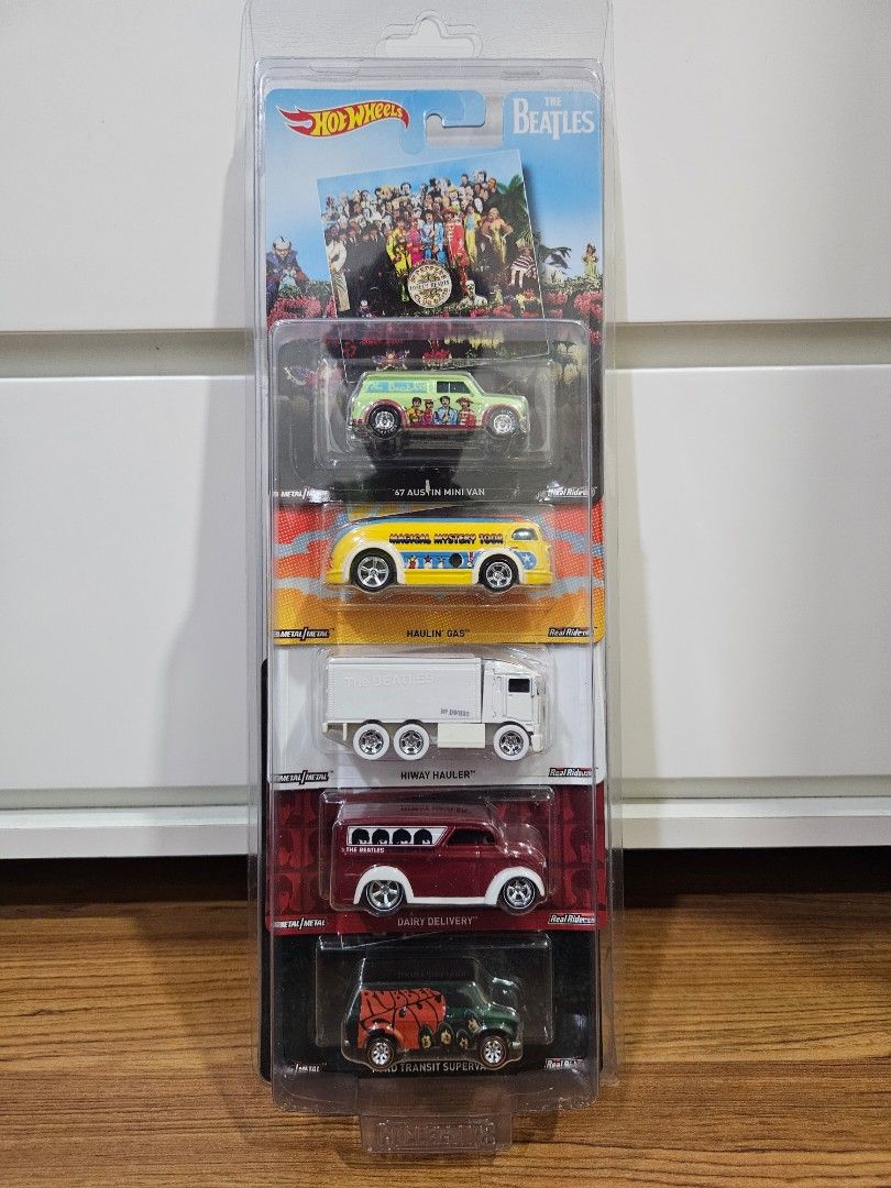 Hot wheels the beatles shop 5 car premium set