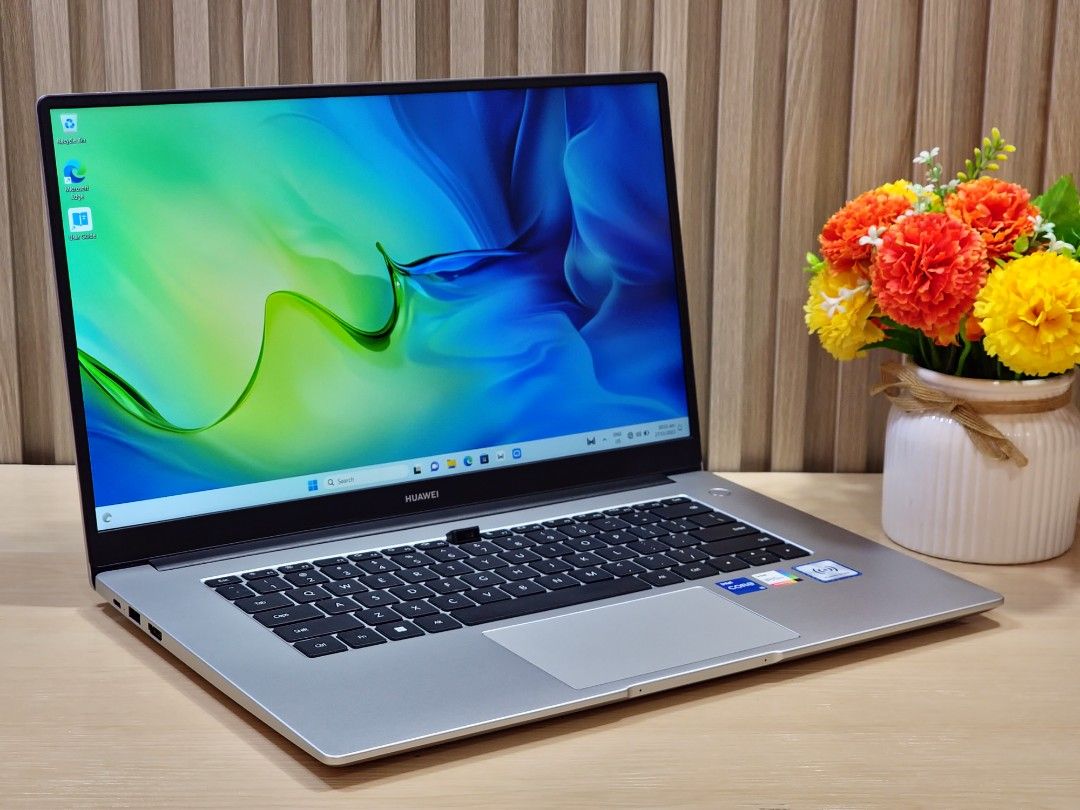 Huawei MateBook D15 BoDWXX9 i511th Gen 8Gb Ram 256Gb SSD FULL HD 1080