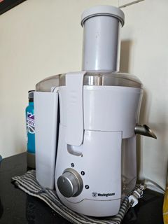 https://media.karousell.com/media/photos/products/2023/11/27/juicer_w_westinghouse_1701049747_6a09f6bb_thumbnail