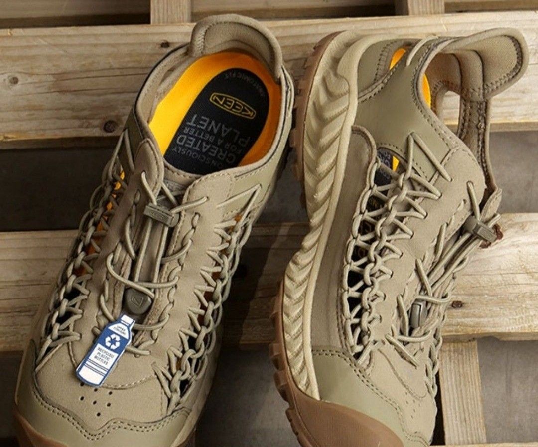 Keen Men's Uneek Nexism Timberwolf/Plaza Taupe Size Available Us 7 - Us 13 (Category: Casual shoes) located in Singapore. Submitted by hipstation_brandon_88 (Listing ID 1268096090, Image 1). Description: Description: Our light and fast hiking shoe is now more breathable than ever thanks to the innovative two-cord design of the UNEEK. It has the same incredible traction you know and love from NXIS, plus the custom comfort of our iconic sneaker-san