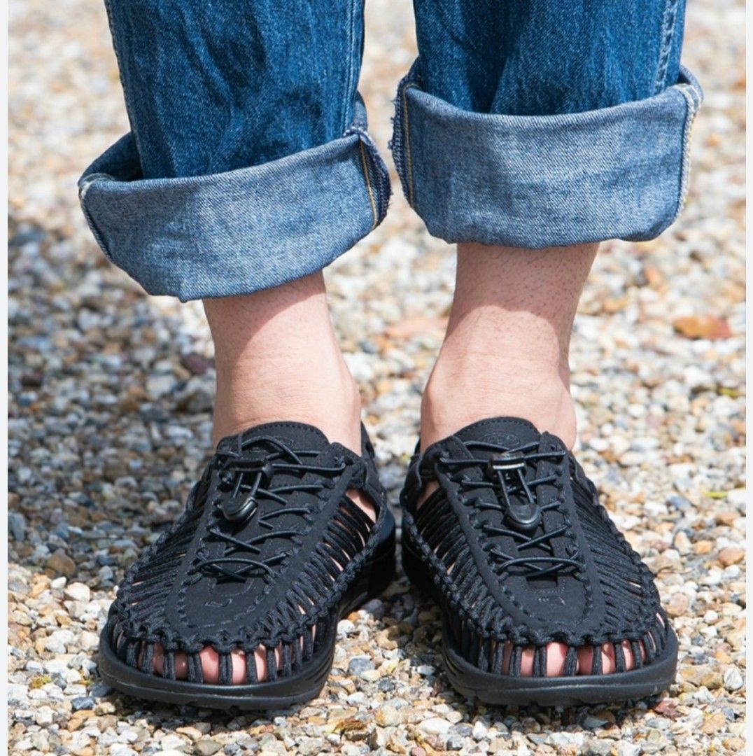 Keen Men's Uneek Triple Black Size Available Us 7 - Us 13 (Category: Casual shoes) located in Singapore. Submitted by hipstation_brandon_88 (Listing ID 1268060584, Image 3). Description: Description: UNEEK adapts to your feet for the perfect fit, with innovative two-cord construction and a free-moving cord junction that provides freedom of movement, security and structure. The lightweight midsole delivers durability and comfort, while the higher-