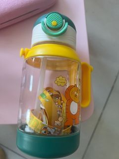 https://media.karousell.com/media/photos/products/2023/11/27/kid_water_bottle_1701056480_9e842440_progressive_thumbnail.jpg