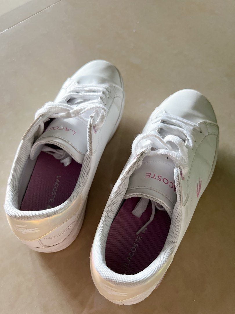 Lacoste junior shop trainers uk