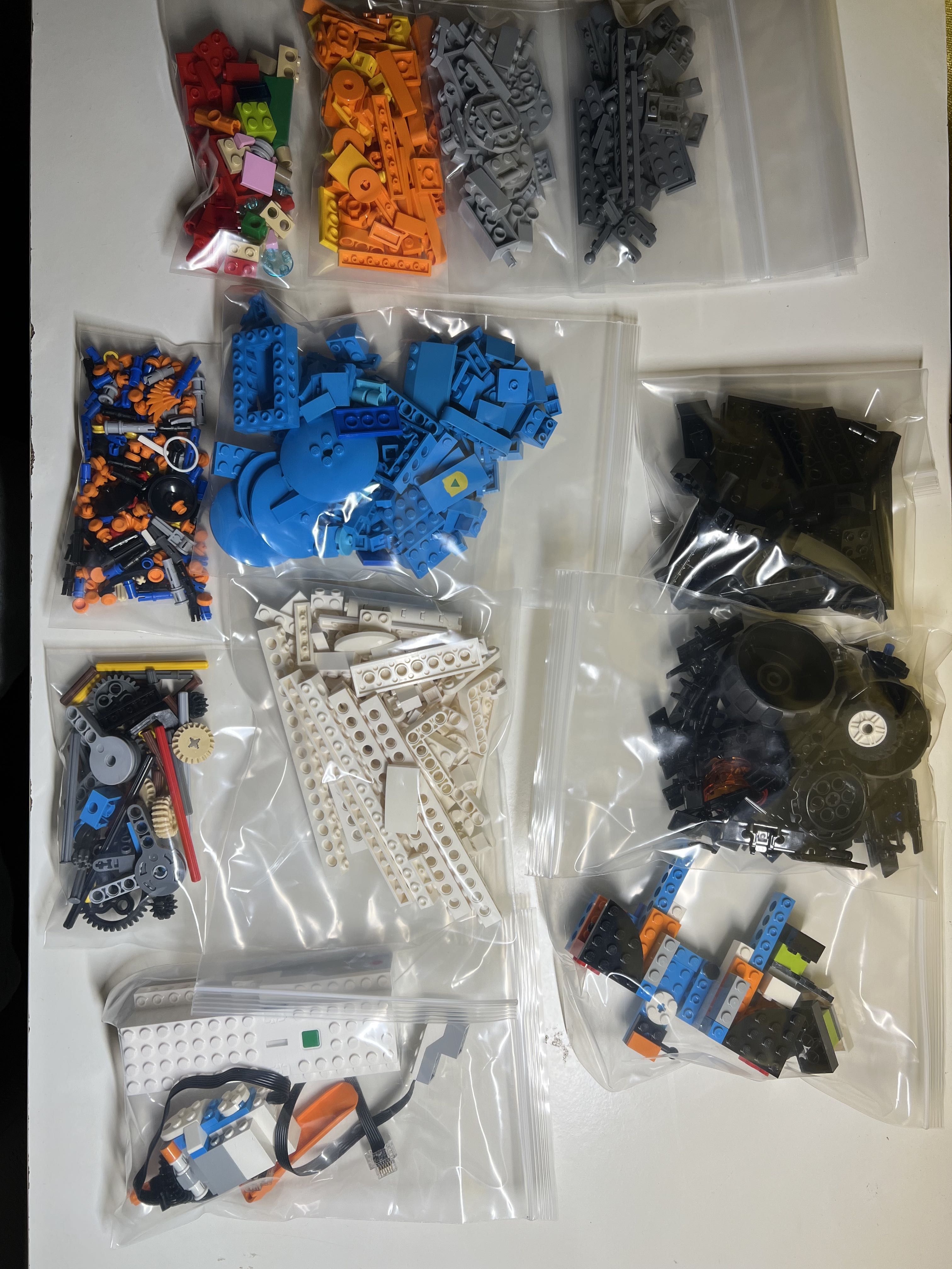 Lego 17101 boost best sale creative toolbox stores