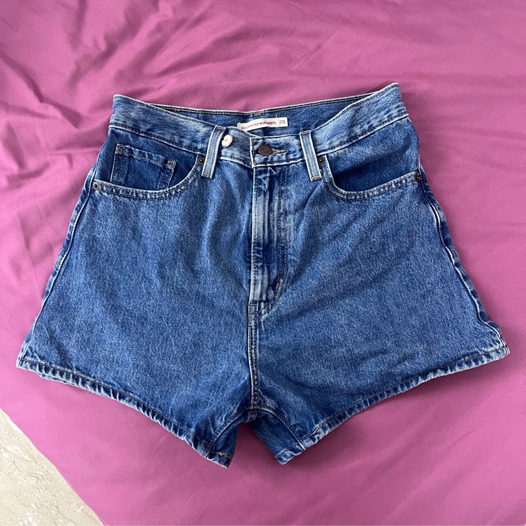 Levi's High Waisted Mom Shorts, Women's Fashion, Bottoms, Shorts on  Carousell