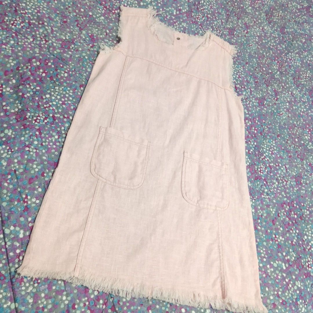 Light Pink Sleeveless Dress (Category: Dresses) located in Las Pinas. Submitted by allideclutter (Listing ID 1267998286, Image 3). Description: Peach/Light Pink Sleeveless Dress Brand: Matilda Never used No size on tag, fits Medium to Large Measurement (laid flat): Width: 20 inches Length: 33.5 inches.